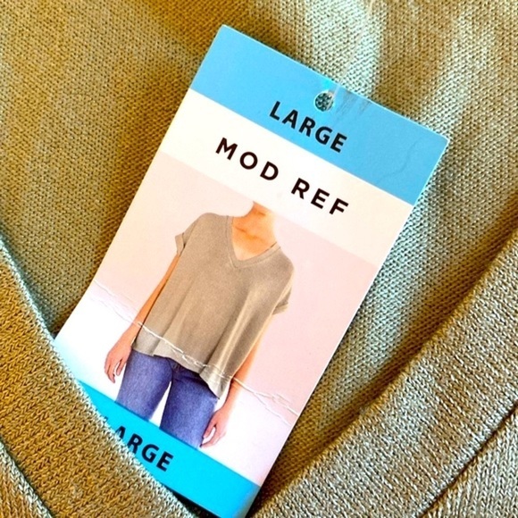 NEW Oversized Top Knit V-neckline Size L - Picture 2 of 5